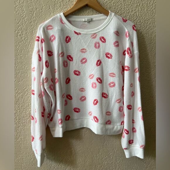 Z Supply Kissed Crew Pullover Sweatshirt Size Medium White Red Lips - Picture 2 of 6